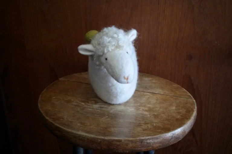 WS金の羊◯ボディバッグ – ZÜS – Hand Made Felt